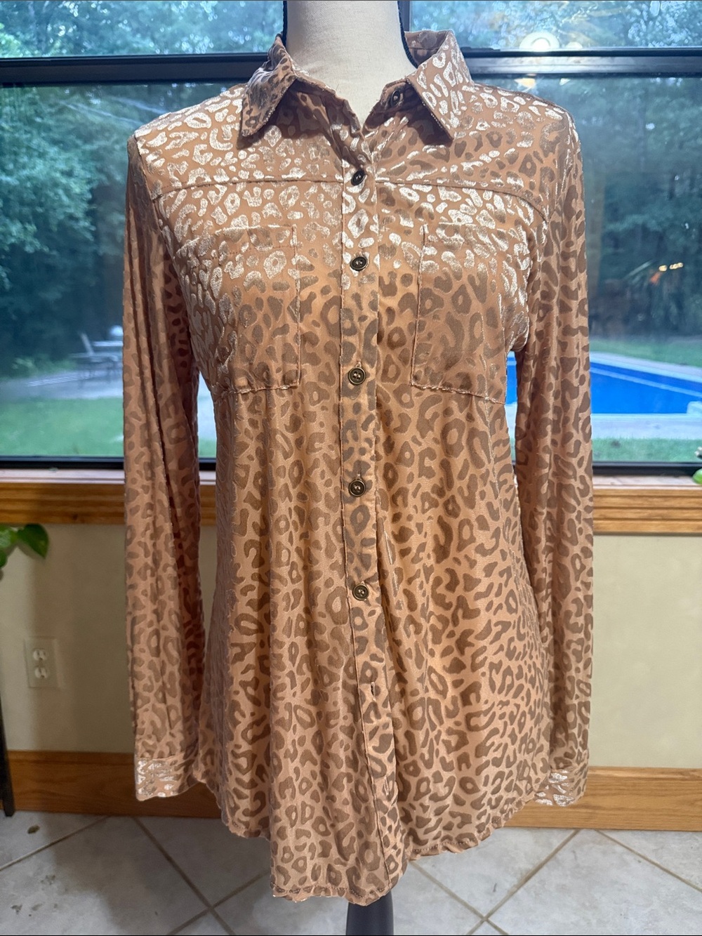 Umgee Leopard Print Button-Down Blouse in Tan and Cream